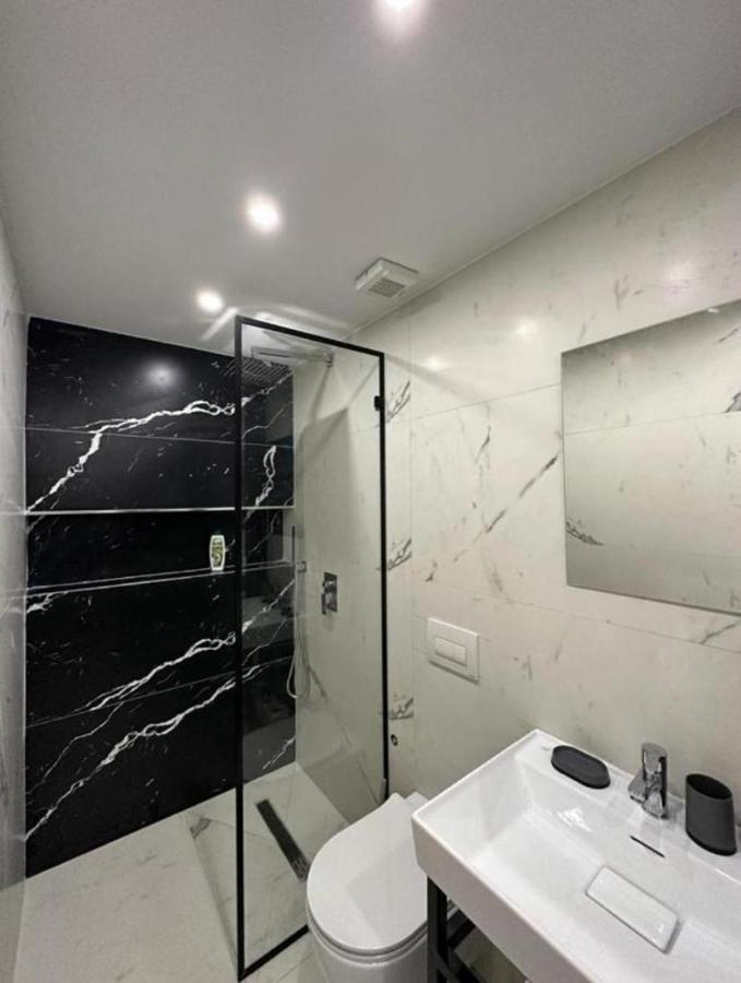 Come&Recome Tirana Apartments Bagian luar foto