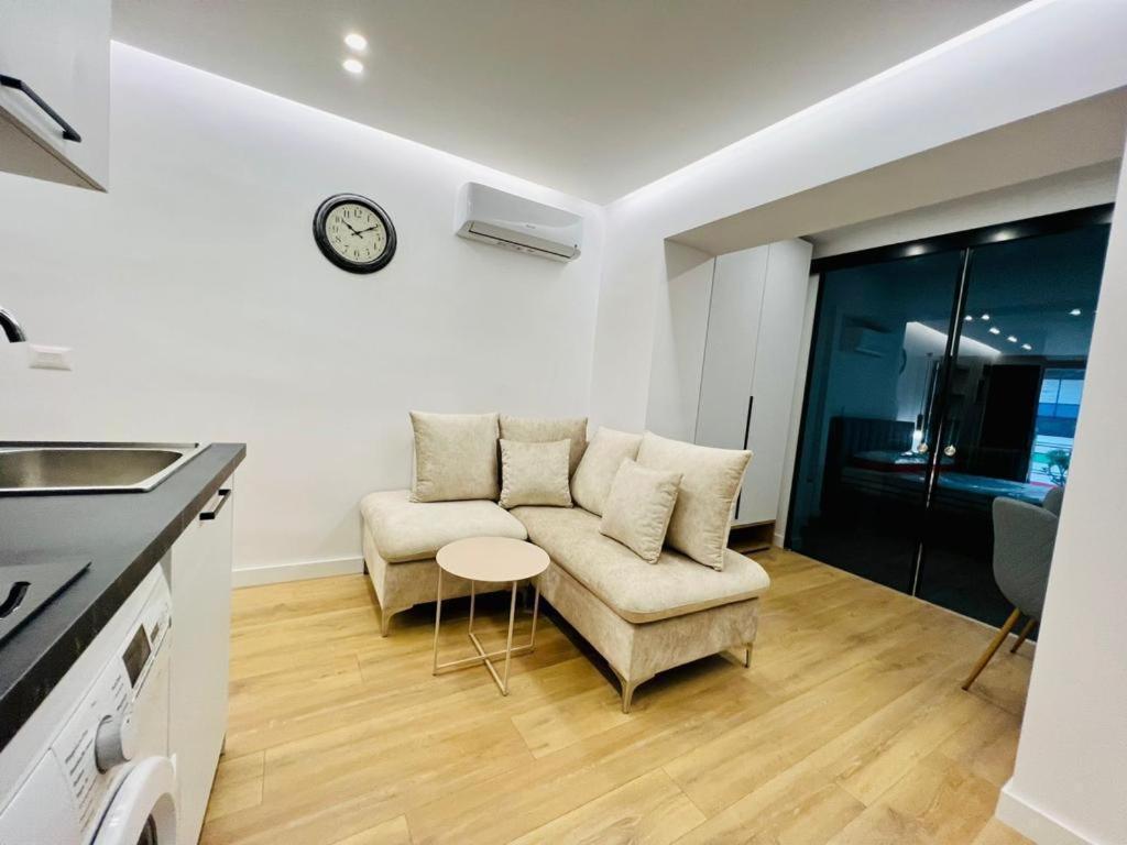 Come&Recome Tirana Apartments Bagian luar foto